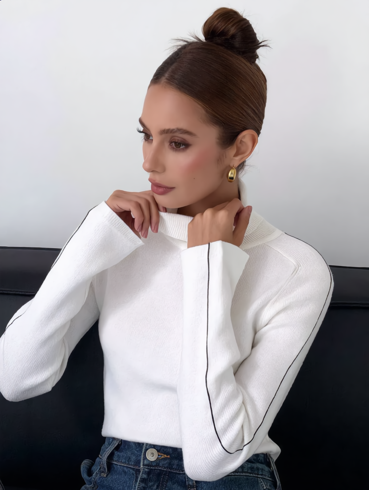 Contrast Piping Turtleneck Sweater